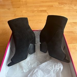 Vince Camuto Kehrey Black True Suede peep toe bootie BNIB